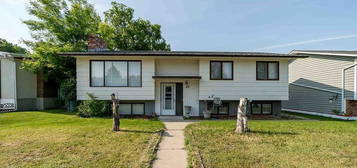 43 N Greenbrook Way E, Brooks, AB T1R 0J2