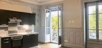 Appartement  à louer, 2 pièces, 1 chambre, 52 m²