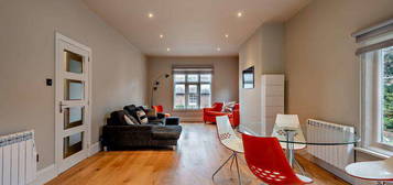 3 bedroom flat for sale