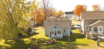 118 Wilson A Ave, Houghton Lake, MI 48629