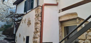 Appartamento su due piani in vendita in vicolo Monastero, 12