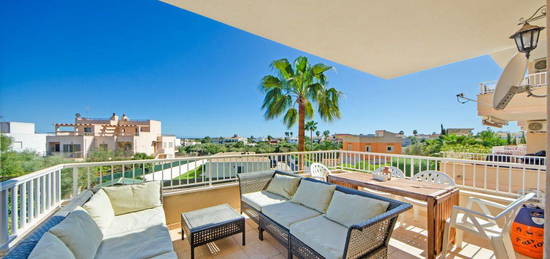 Helle Wohnung mit Meerfernblick und großem Terrassenbalkon in Portocolom auf Mallorca