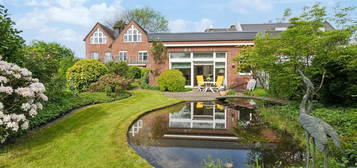 Bungalow als naturgebundene Ruheoase und einzigartigem Atrium in direkter Nähe von Kaiserswerth