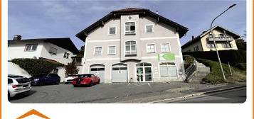 Solides Wohn- und Geschäftshaus in Neureichenau
