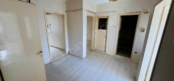 MERKEZDE 2+1 DOĞALGAZLI ÇİFT CEPHELİ 80m2 ARAKAT DAİRE