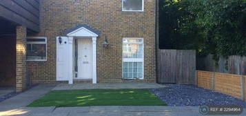 3 bedroom semi-detached house