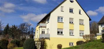 Sonnenverwöhnte 2-Raum-Hochparterre-Wohnung mit Balkon und EBK