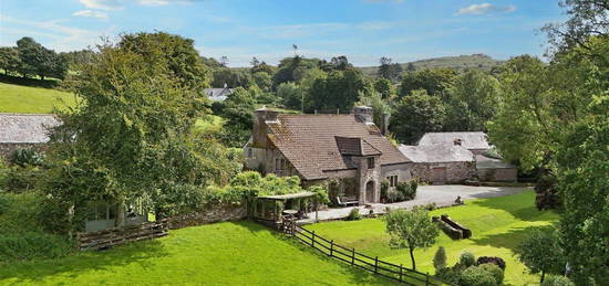 4 bed country house for sale