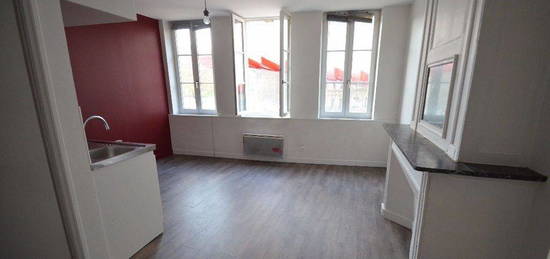 Studio  à louer, 1 pièce, 20 m², Étage 3/–