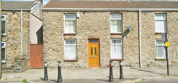 3 bed semi-detached house for sale