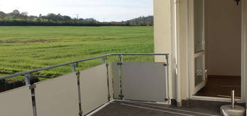 Schöne 3-Zimmer-Wohnung mit großem Balkon, Blick ins Grüne und hervorragender Anbindung