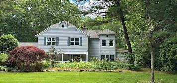 6 Carriage Path, Manorville, NY 11949