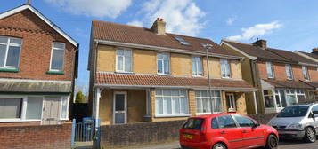 2 bedroom semi-detached house to rent