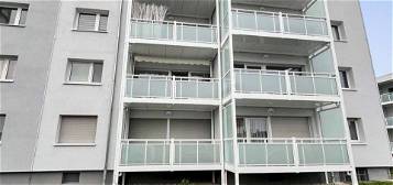 Modernisierte 4-Zimmer-Wohnung in Erlensee: Komplett ausgestattet, mit Balkon, Einbauküche