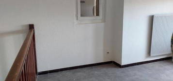 Appartement  à louer, 4 pièces, 1 chambre, 47 m²