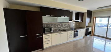 Apartamento T3 na Rua Américo Rodrigues Barbosa