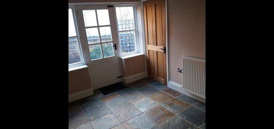 2 bed terraced house to rent