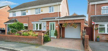 3 bed semi-detached house for sale