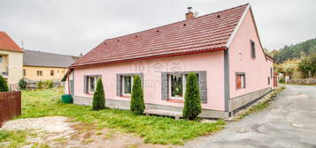 Rodinný dům, 98 m² + 223 m² pozemek, Klášterecká, Nepomuk