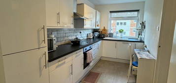 2 bed flat to rent