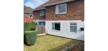 3 bed semi-detached house to rent