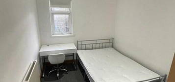 1 bedroom flat share