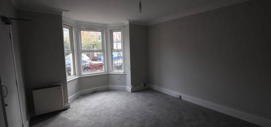 Flat to rent in Highgrove Street, Reading, Reading RG1