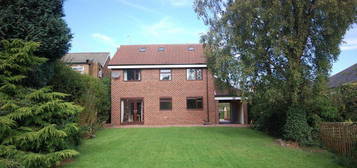 6 bedroom detached house to rent