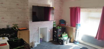 Flat to rent in Hereford Road, Weymouth DT4