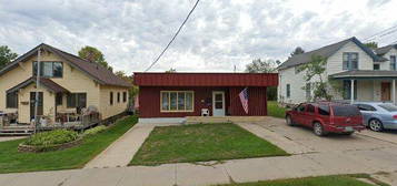 631 3rd St SE, Valley City, ND 58072