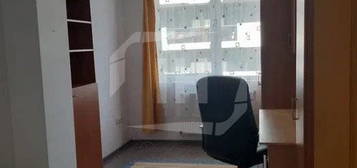 Apartament 3 camere, decomandat, etaj 3/5, zona str Oasului