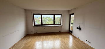 Stilvolle 3-Zimmer-Wohnung mit gehobener Innenausstattung mit Balkon und EBK in Ludwigsburg