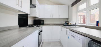 Property to rent in Balfour Road, Nottingham NG7