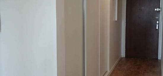 Appartement  à louer, 4 pièces, 3 chambres, 83 m²