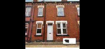 2 bed terraced house to rent