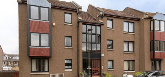 Flat to rent in Barsworth, Gracefield Court, Musselburgh EH21