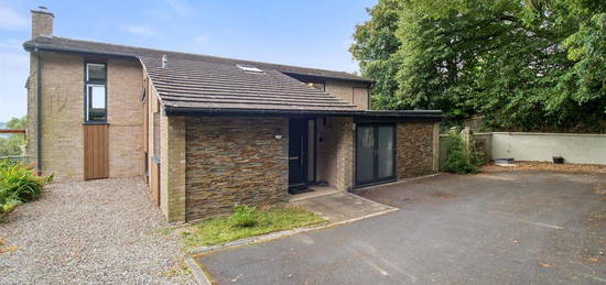 Detached house to rent in Bucklers, Harcourt Road, West Malvern, Worcestershire WR14