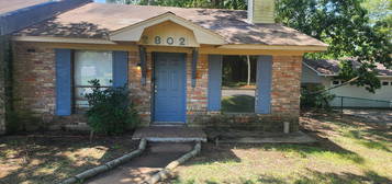 2802 Horseshoe Dr, Alexandria, LA 71301