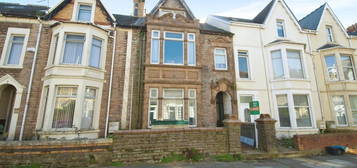 Flat for sale in Victoria Avenue, Porthcawl CF36