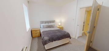 Flat to rent in Madison Square, Liverpool L1