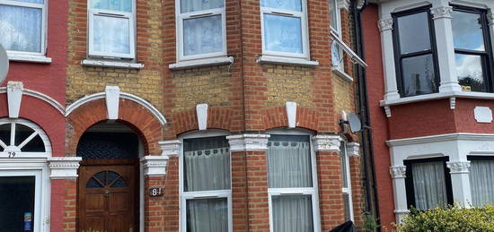 Terraced house to rent in Duckett Road, London N4