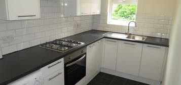 Flat to rent in Clyde Road, West Didsbury, Didsbury, Manchester M20