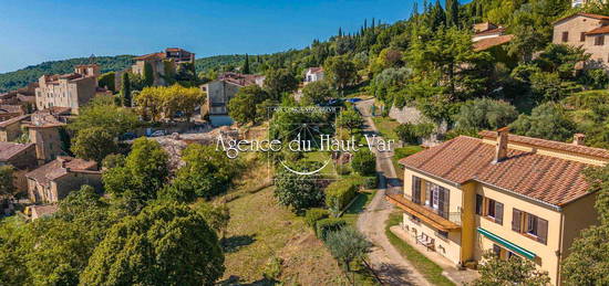 Jolie villa au coeur du village, vue imprenable