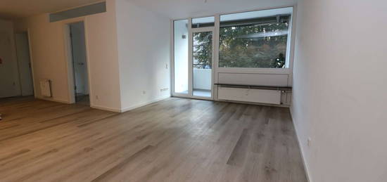 Sanierte 2,5 Zimmer Etagenwohnung mit Balkon und PKW-Stellplatz