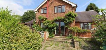 4 bed detached house for sale