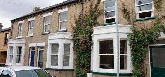 Terraced house to rent in Belgrave Road, Cambridge CB1