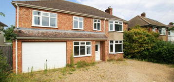 5 bedroom detached house