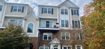 6045 Terrapin Pl Unit 304, Alexandria, VA 22310