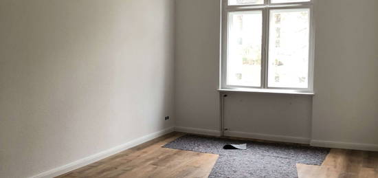 helle, schöne kernsanierte Altbauwohnung (in 2019) mit Balkon in ruhiger Lage von Steglitz