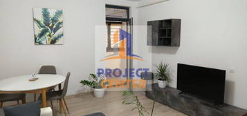 Apartament 2 camere, plus camera birou, parter, central, prima inchiri